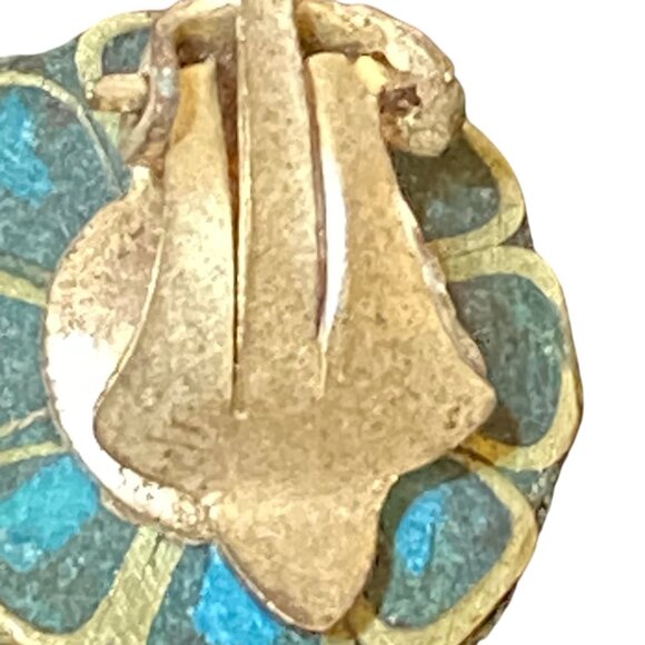 .75" x .75" Vintage Indian Clip-On Earrings Crushed Turquoise & Silver Floral De - Picture 13 of 13
